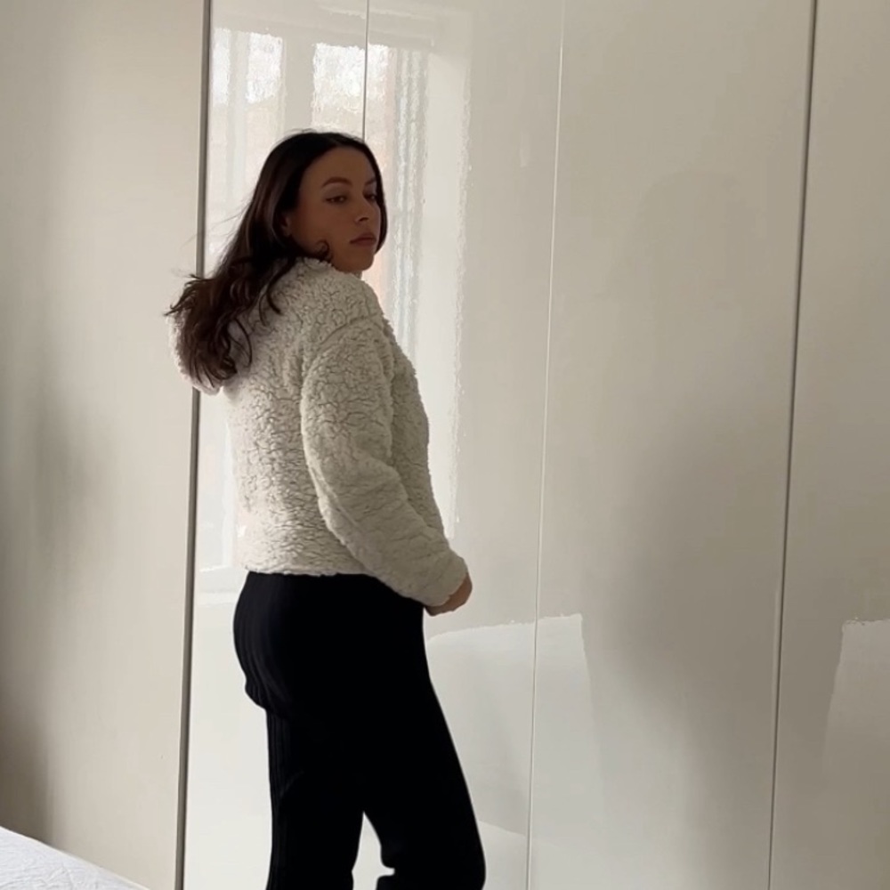 Off white fluffy quarter zip, size Small